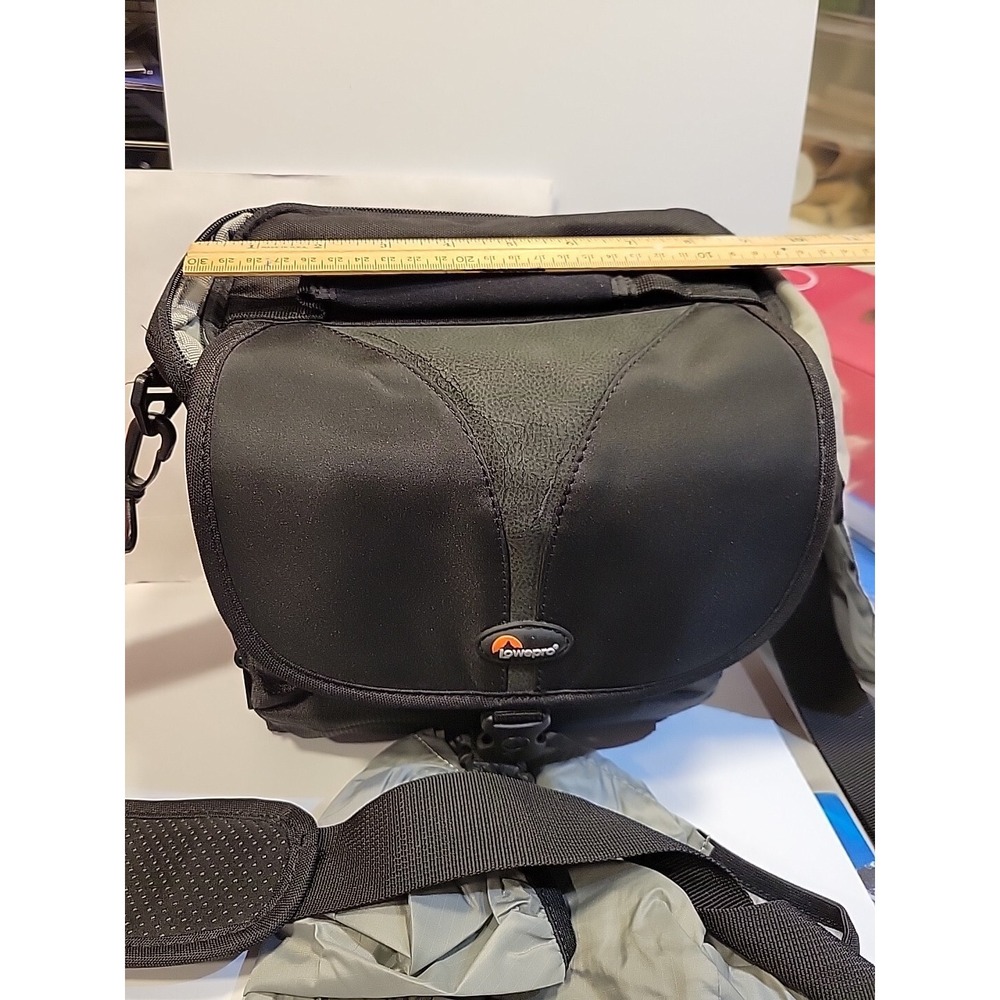 Lowepro Universal DSLR Camera Bag w/ Strap + Rain Cover Black